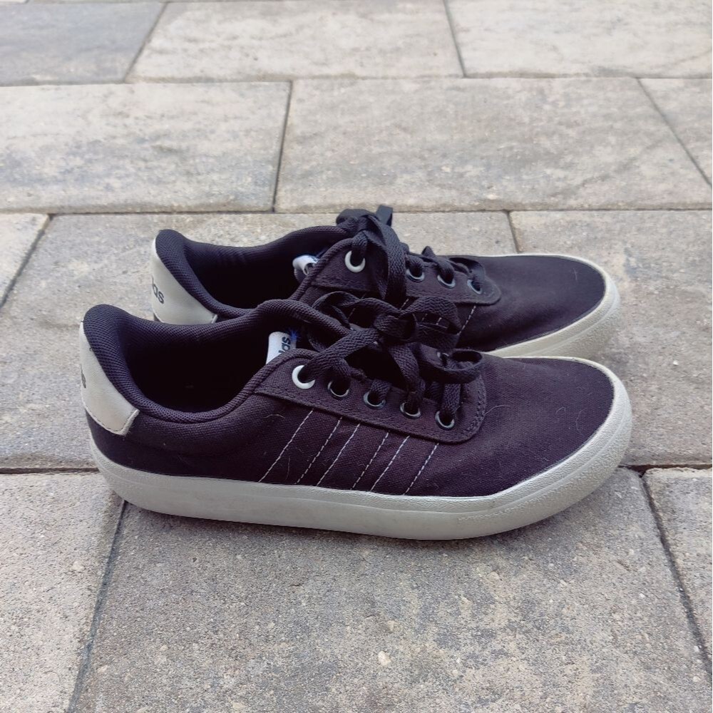 Adidas Classic Sneakers